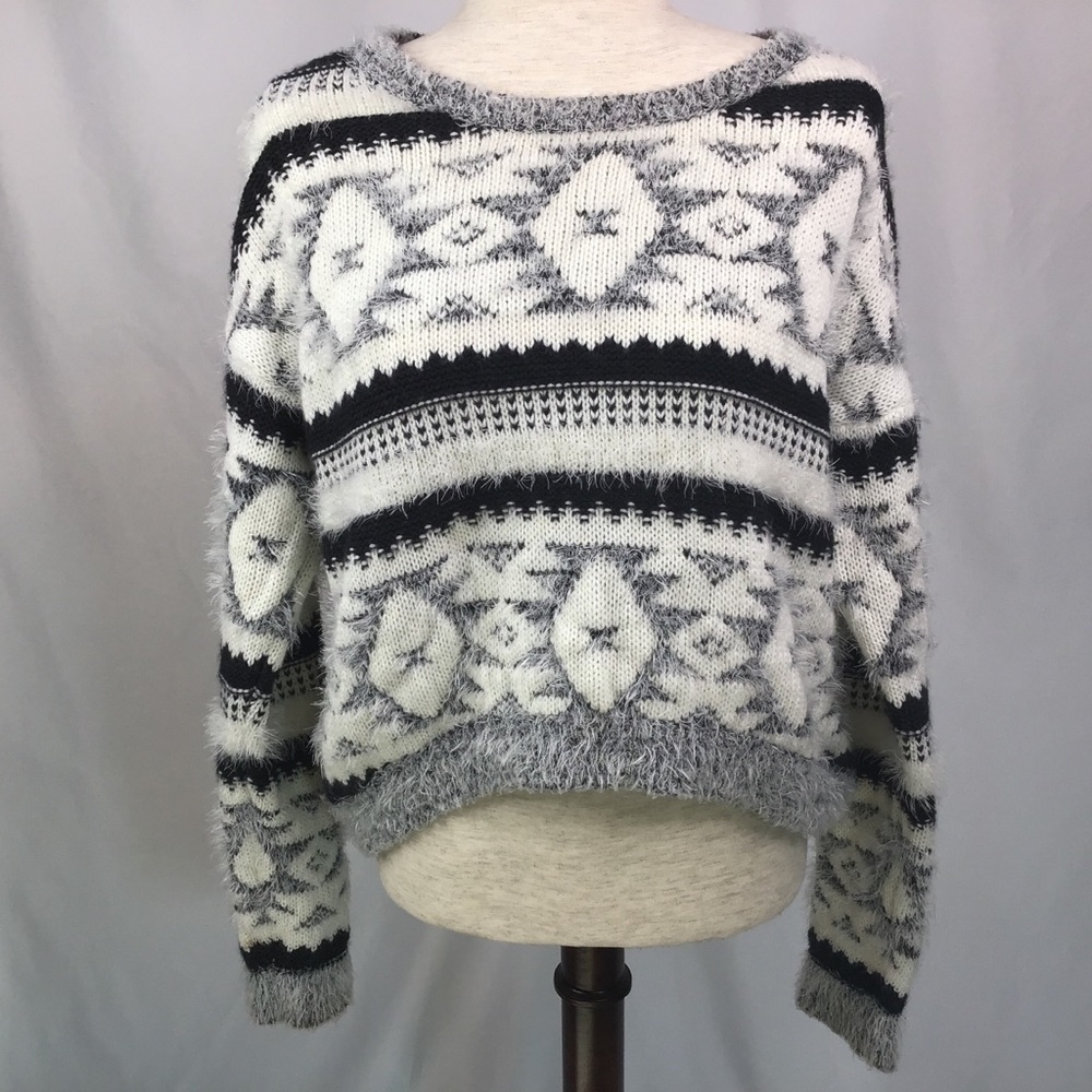 XHILARATION Sweater Aztec Boho Eyelash White Gray Black Size XL